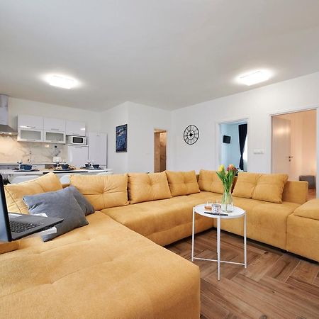 New 4* Apartman Zoa In Trogir Exteriör bild
