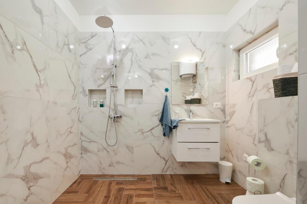 New 4* Apartman Zoa In Trogir Exteriör bild
